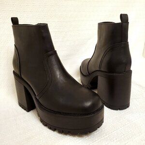 UNIONBAY Women’s Black Paula Platform Heeled Chunky Lug Sole Ankle Boots - 7.5